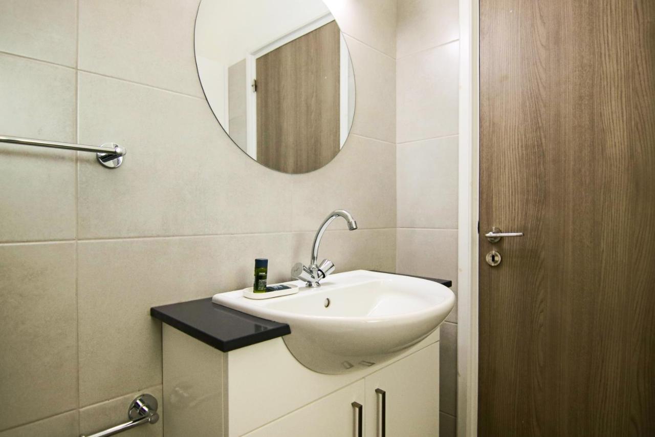 Ferienwohnung Phaedrus Living: Seaside Luxury Flat Athina 115 Paphos Exterior foto