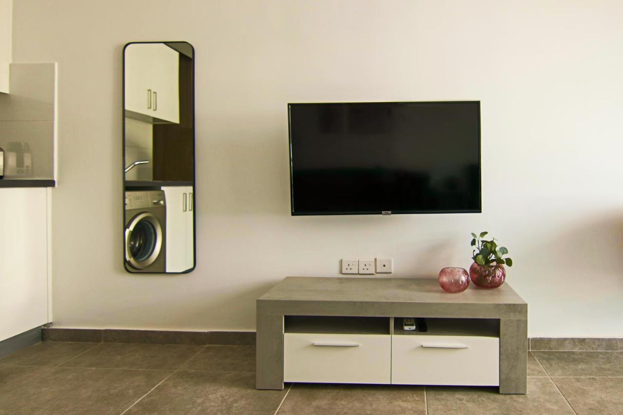 Ferienwohnung Phaedrus Living: Seaside Luxury Flat Athina 115 Paphos Exterior foto